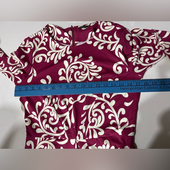 J McLaughlin Wine Dress M Catalina Cloth Sheath Zipper 3/4 Sleeve Scroll - Picture 12 of 16